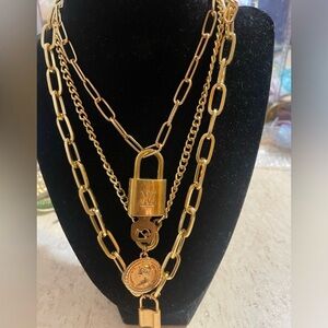 3  layered paper clip link with lock pendant NWT, does not included LV lock.